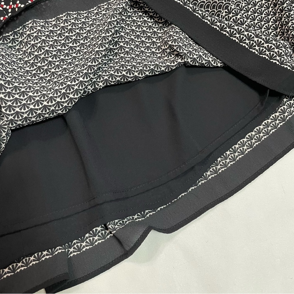 New Talbots Geo Print Pleated Skirt Size 8 Petite - Picture 6 of 7